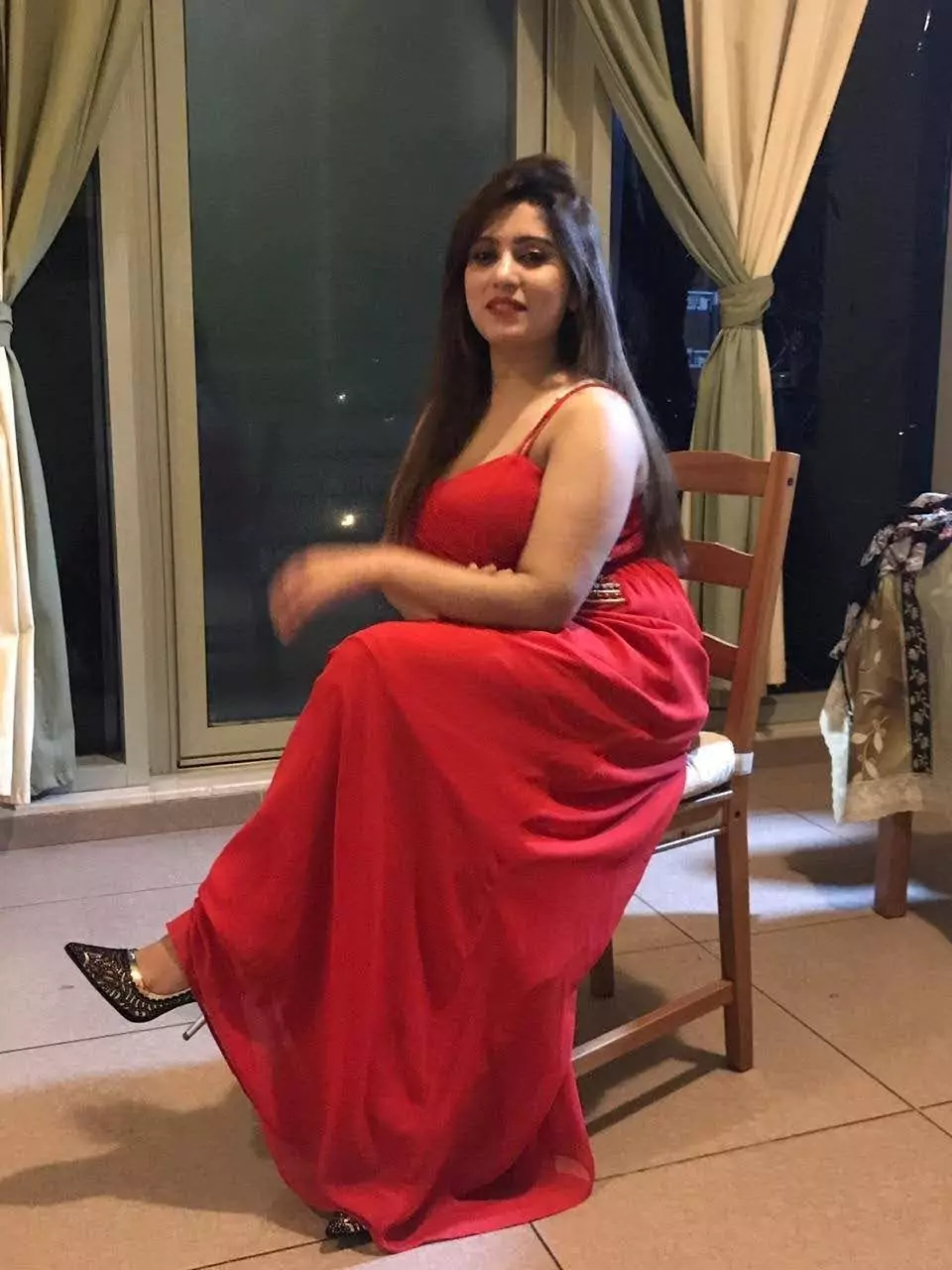 Escort Service in Alisar